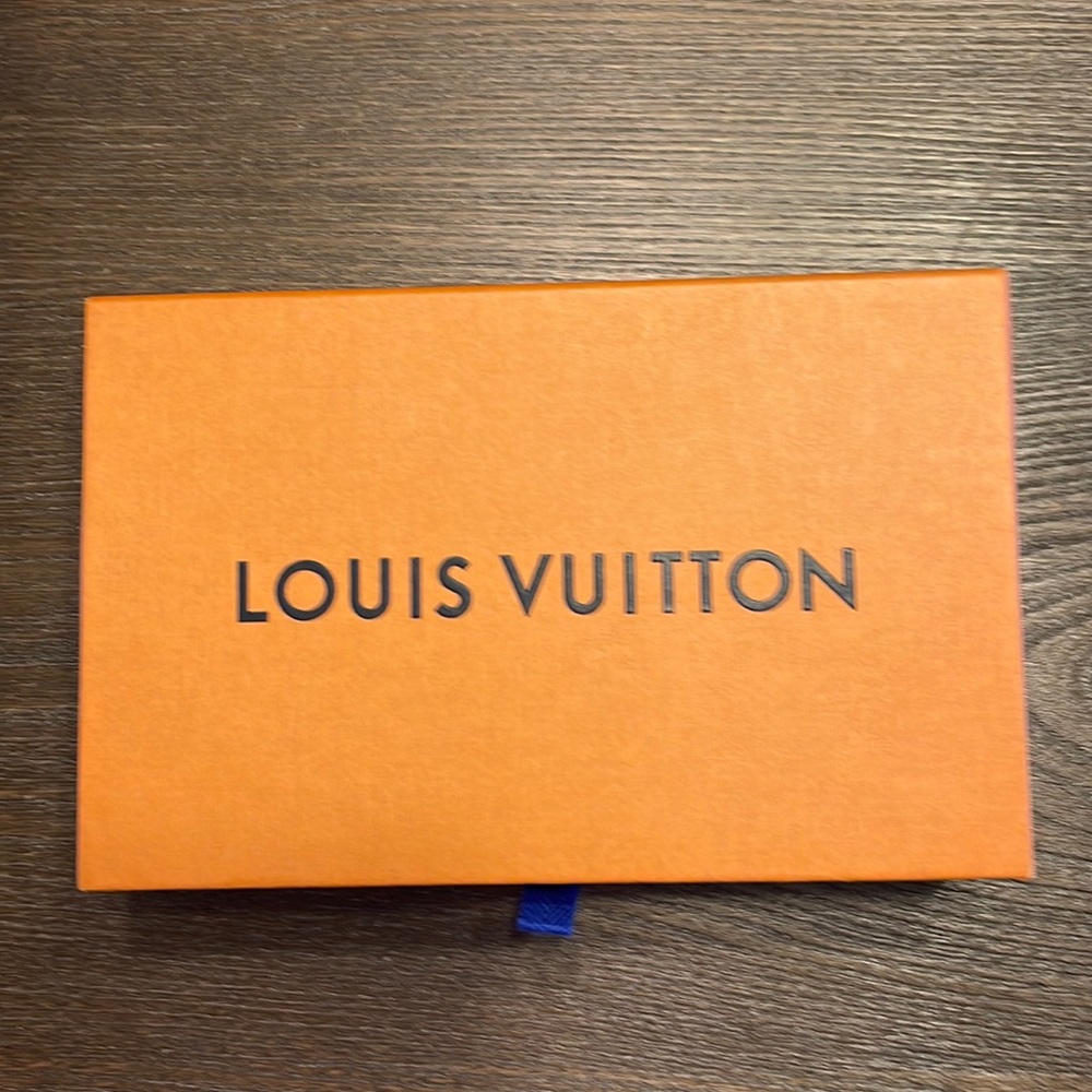 Louis Vuitton scarf or wallet box 100% Authentic